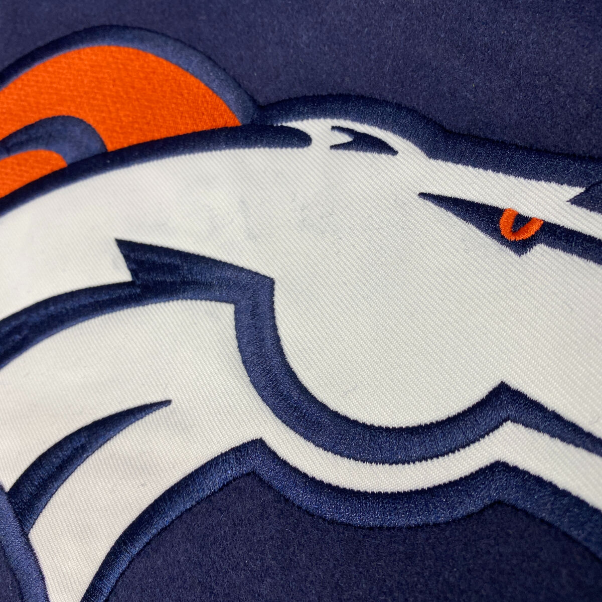 NFL デンバー・ブロンコス ジップアップウインタージャケット