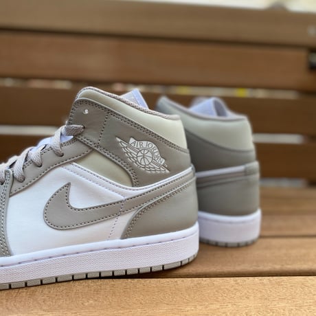 洗礼された配色！ NIKE ナイキ AIR JORDAN1 エアジョーダン1 MID C.GREY (AJ28)