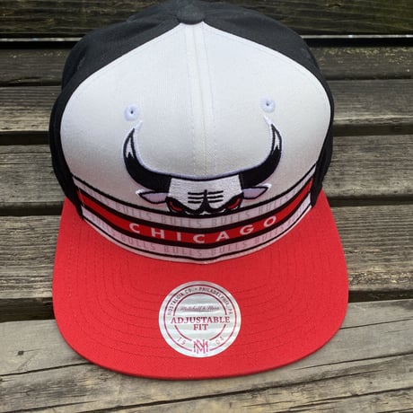 Mitchell&Ness ミッチェル&ネス Chicago シカゴ Bllus ブルズ 公式 Stripz スナップバックキャップ