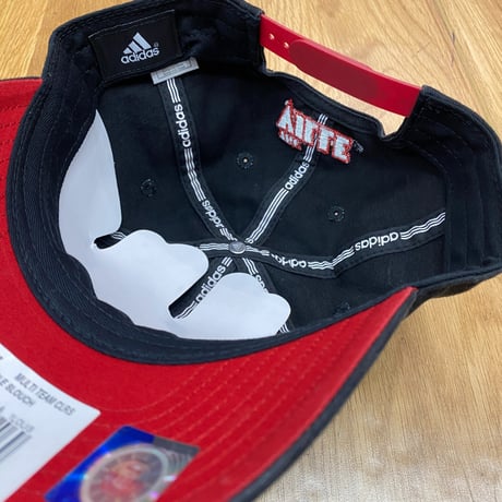 Adidas アディダス Collegiate カレッジエイト カンザス大学 ルイビル ville カージナルス ヴィンテージブラック ローキャップ