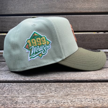 海外限定 Newera ニューエラ 9Forty Aフレーム NY Yankees ヤンキース 1999WS キャップ セージグリーン (940-201)