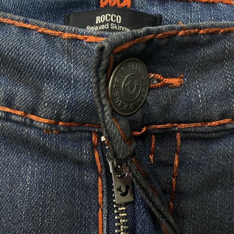 プレミアムジーンズ True Religion トゥルーレリジョン Rocco Super T Skinny スキニージーンズ (JNS250)