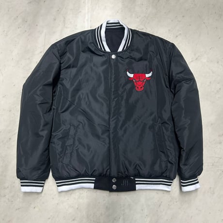 米国仕様 JHデザイン NBA シカゴ ブルズ Bulls 公式 リバーシブル スタジアムジャンパー 黒 スタジャン (JH-1)