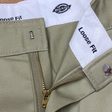 米国仕様 Dickies ディッキーズ 42283 Loose Fit ルーズフィット ショートパンツ カーキ (SJNS10)