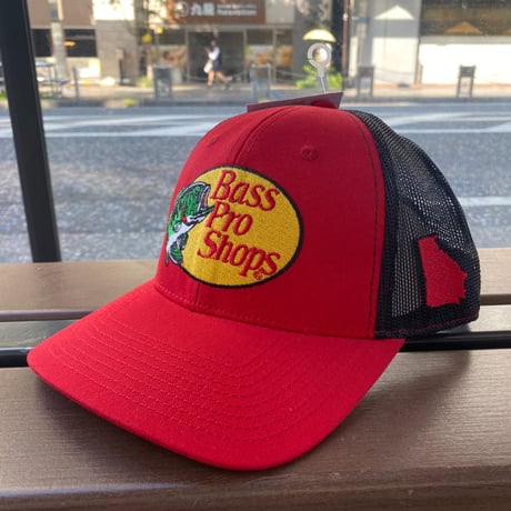 [新品]バスプロショップス 刺繍メッシュキャップ (黒と赤) 2点 新品]バスプロショップス 刺繍メッシュキャップ (黒と赤) 2点