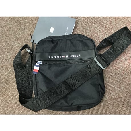 トミーヒルフィガー TOMMY HILFIGER クロスボディ TH MOTO MINI2 斜め掛け ボディバッグ 黒
