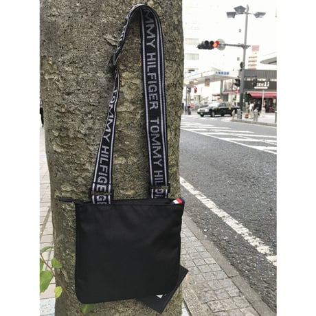 トミーヒルフィガー TOMMY HILFIGER クロスボディ THE SYDNEY 斜め掛け ボディバッグ 黒 ショルダー