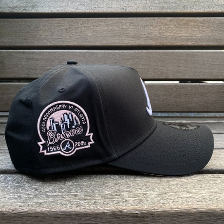 海外限定 Newera ニューエラ 9Forty Aフレーム Braves アトランタ ブレーブス 40周年記念 キャップ (940-267)