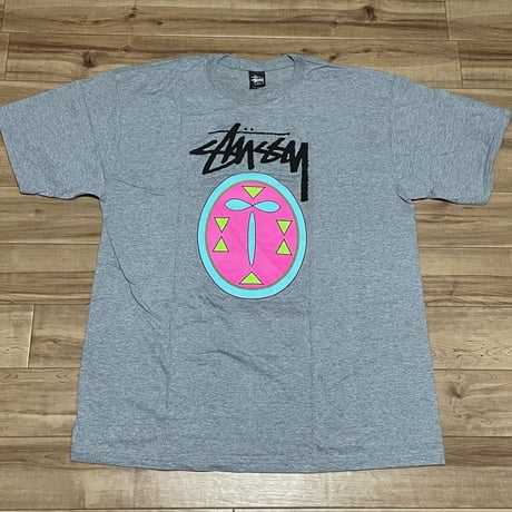 【XL】 Stussy ステューシー STOCK MASK 半袖 Tシャツ ショーンフォントロゴ 背番号4  ヘザーグレー (47)