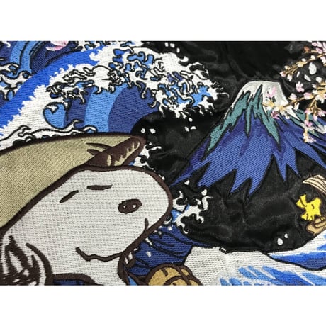 豪華!! 【総刺繍】横須賀発祥 スカジャン SUKAJAN スヌーピー Snoopy 正規品 ピーナッツ Peanuts 侍 ウッドストック 黒 サテン地