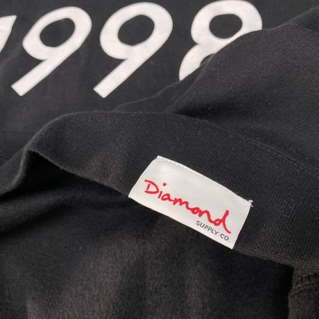 Diamond Supply ダイヤモンドサプライ Print 1998 クルーネック スウェット トレーナー ピスタグ付き 黒