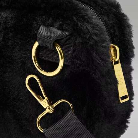 NIKE ナイキ Jordan Faux Fur Camera Bag ジョーダン ファーカメラバッグ 黒 ゴールド (NKBG16)