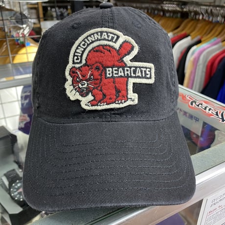 College Vault オハイオ州 シンシナティ大学 Collegiate UC ベアキャッツ Bearcats ストラップバックキャップ