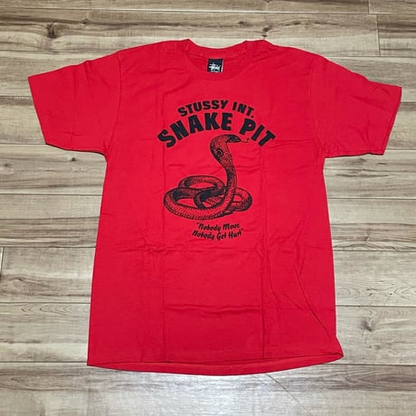 【M】Stussy ステューシー 半袖 SNAKE PIT スネーク Tシャツ 赤 ストリート カレッジテイスト 西海岸 スケーター 綿100%  (38)