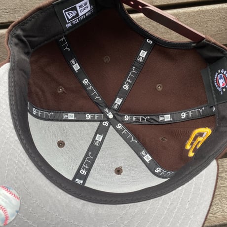 USA限定 9FIFTY ニューエラ MLB サンディエゴ パドレス Padres スナップバックキャップ Evergreen Script (950-215)