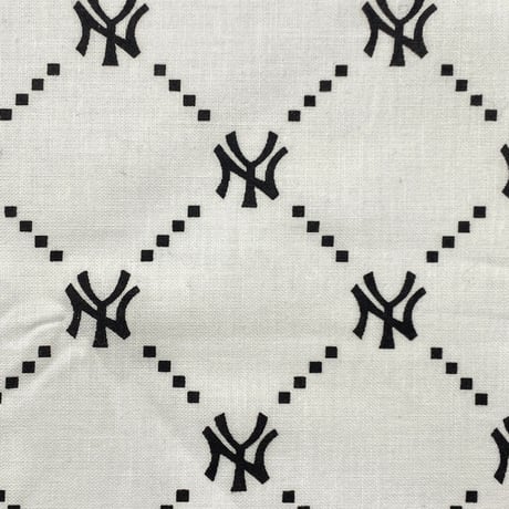 大判バンダナ NY ニューヨーク モノグラム 総柄 Monogram Paisley 白 (BNDN122)