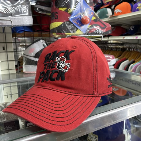 Adidas アディダス Collegiate ノースカロライナ州立大学 NC State Wolfpack ウルフパック ストラップバックキャップ