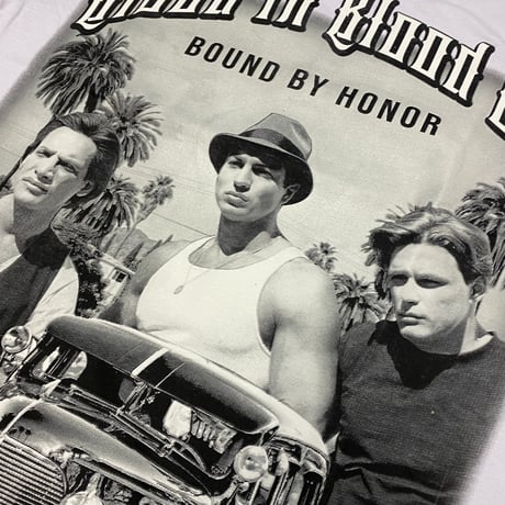 Blood In Blood Out アンダーグラウンド グラフィック ヘビーウェイト Tシャツ Familia 白 (GTS68)