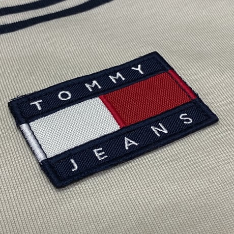 USAモデル TOMMY HILFIGER トミージーンズ TJ ストライプ バッジロゴTシャツ Oatmeal (R4F-5)