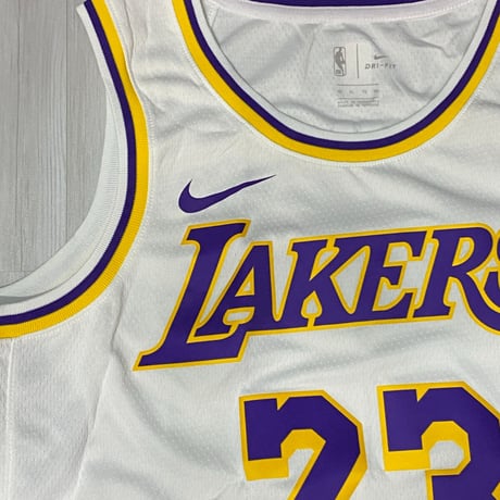 米国規格 NIKE ナイキ Lakers レイカーズ 23 レブロンジェームズ オーセンティック ジャージー 白