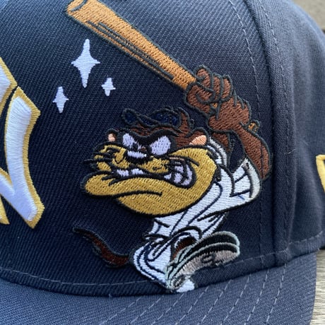 海外仕様 9FIFTY ニューエラ MLB ニューヨーク ヤンキース NY Yankees タズ Looney Tunes (950-272)