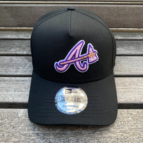 海外限定 Newera ニューエラ 9Forty Aフレーム Braves アトランタ ブレーブス 30th シーズンイン記念 キャップ (940-157)