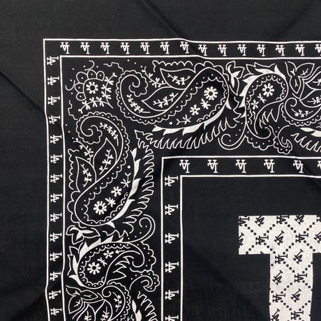 大判バンダナ LA ロサンゼルス モノグラム BIGロゴ ペイズリー Monogram Paisley 黒 (BNDN120)
