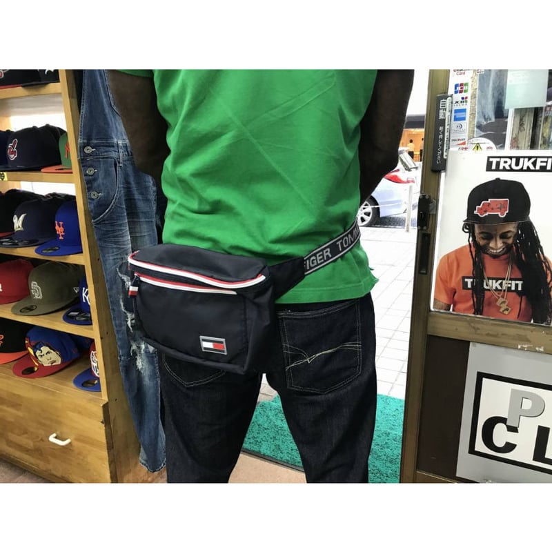 トミーヒルフィガー TOMMY HILFIGER クロスボディ 斜め掛け