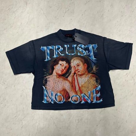 カリフォルニア発 Rare Peace レアピース Trust No One クロップドTシャツ ラインストーン (CropT37)