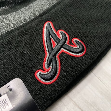 NEWERA USA ニューエラ MLB アトランタ ブレーブス ATL Braves ポンポン付き ニット帽 黒