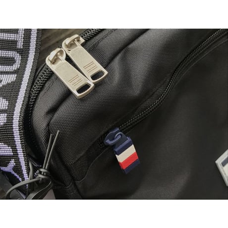 トミーヒルフィガー TOMMY HILFIGER クロスボディ TH MOTO MINI 斜め掛け ボディバッグ 黒