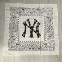 大判バンダナ NY ニューヨーク モノグラム BIGロゴ ペイズリー Monogram Paisley 白 (BNDN108)
