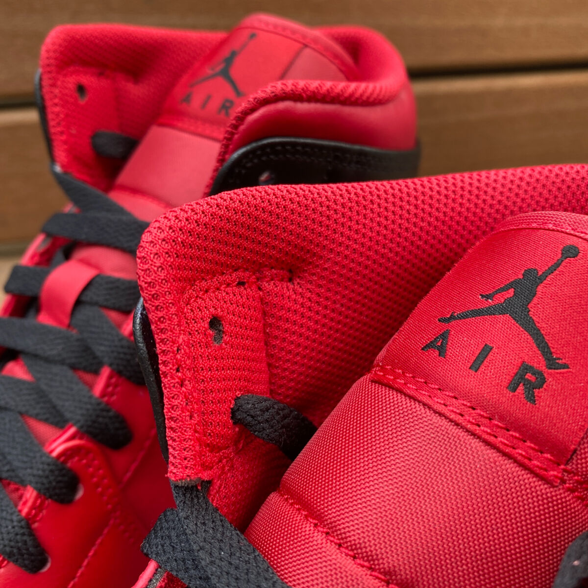 NIKE ナイキ AIR JORDAN1 MID エアジョーダン1 ミッドカット 黒赤 BRE