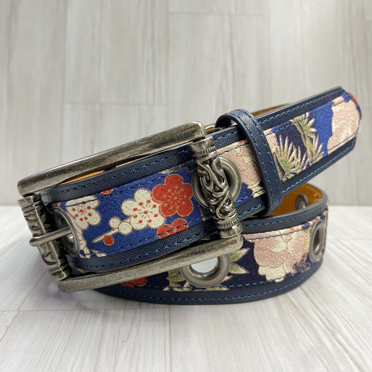 希少 LEE 和柄 レザーベルト 花柄いちごの古着屋 - ベルト