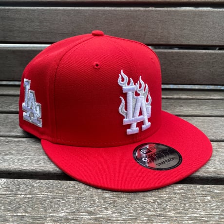 海外限定 9FIFTY ニューエラ LA Dodgers ロサンゼルス ドジャース スナップバックキャップ 炎 レッドフレイム (950-247)
