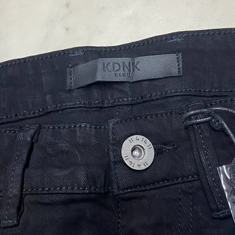 海外限定 KDNK ディーケーエヌケー Stacked Skinny Flare スタックド スキニーフレア ジーンス (JNS60)