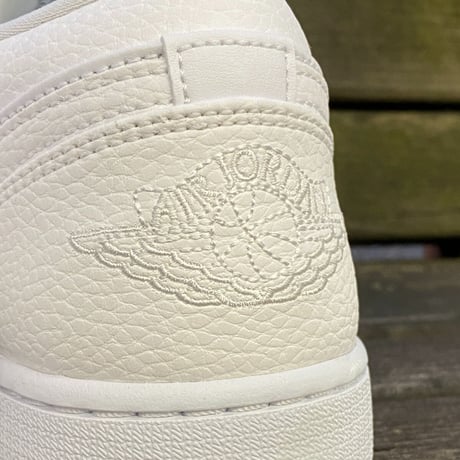NIKE ナイキ AIR JORDAN1 LOW エアジョーダン1 ローカット 白 トリプルホワイト AJ1