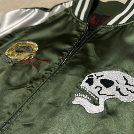 横須賀発祥 スカジャン Yokosuka刺繍入り SUKAJAN 蛇髑髏 SKULL サテン地 緑 (SKJ23)