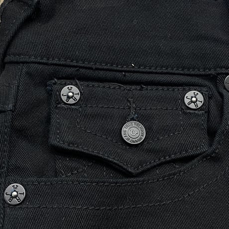 プレミアムジーンズ True Religion トゥルーレリジョン Ricky リッキー ブラックパッチ ストレートジーンズ (JNS261)