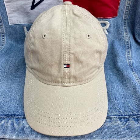 トミーヒルフィガー TOMMY HILFIGER ストラップキャップ ベージュ マイクロフラッグ 刺繍ロゴ