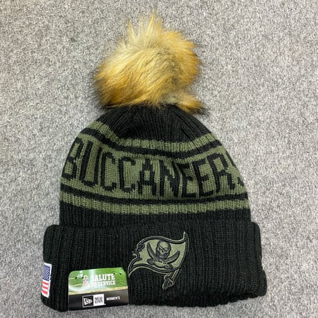 限定Salute to Service ニューエラ NEWERA ポンポン ニット帽 NFL バッカニアーズ  Buccaneers