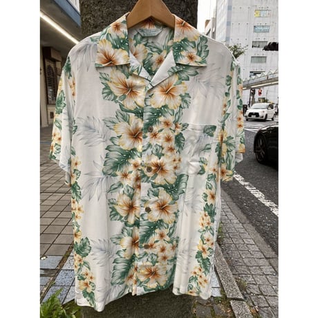 【特別SALE価格】 アロハシャツ ALOHA 半袖 ハイビスカス 白 フラワープリント RB-01