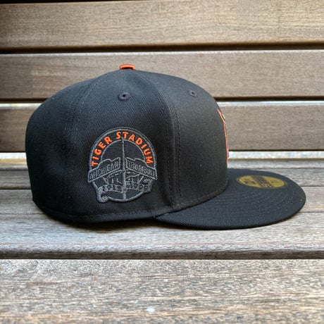 USA限定 ニューエラ DET TIGERS デトロイト タイガース Inflammable サテン 59FIFTY (10-8)