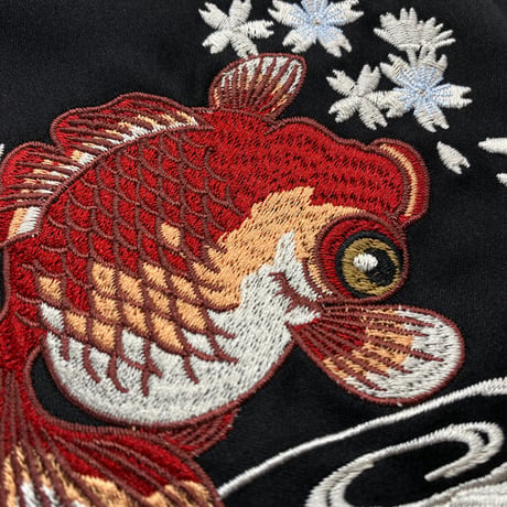 「Yokosuka刺繍入り」 横須賀発祥 SUKAJAN スカジャン 金魚 Goldfish スモークブルー (SKJ113)
