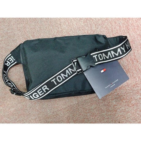 Tommy Hilfiger USA クロスボディ 斜め掛け ボディバッグ ウェストバッグ 黒 citytrek2