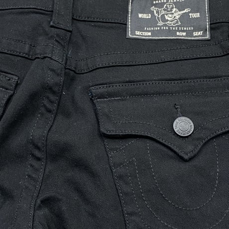 プレミアムジーンズ True Religion トゥルーレリジョン Ricky リッキー ブラックパッチ ストレートジーンズ (JNS261)