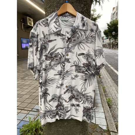 【特別SALE価格】 アロハシャツ ALOHA 半袖 オープンカラー 開襟 レーヨン100% 白 フラワープリント ハワイアンシャツ 新品 RB-11
