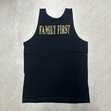 LA発 Shaka Wear アンダーグラウンド グラフィックデザイン タンクトップ Family First 黒 (GTT9)