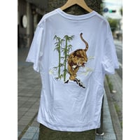 横須賀名物 スカジャン Ｔシャツ 刺しゅう スカT 虎 トラ TIGER 白 和柄 ジャパン (JPT35)