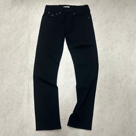 プレミアムジーンズ True Religion トゥルーレリジョン Ricky リッキー ブラックパッチ ストレートジーンズ (JNS261)